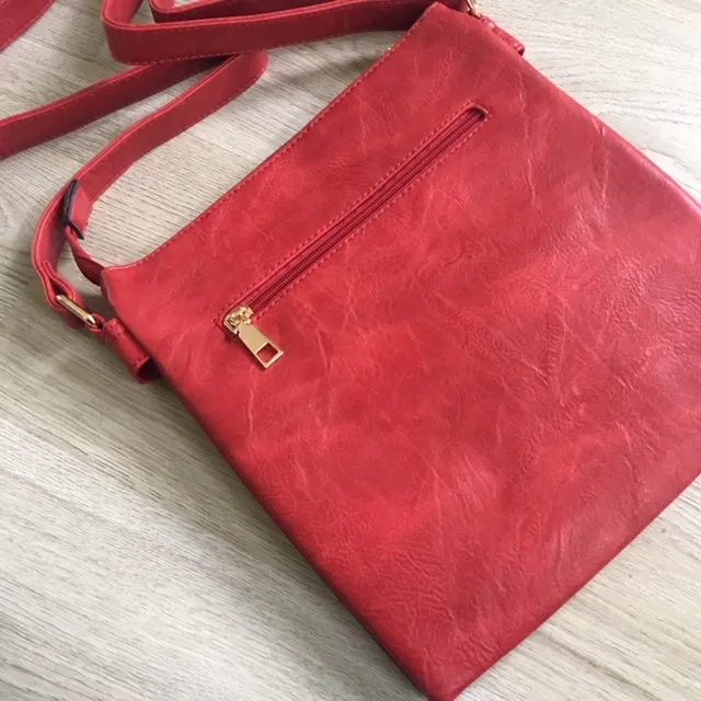 LARGE RED TURN LOCK MULTI COMPARTMENT CROSS BODY SHOULDER BAG WITH LONG STRAP