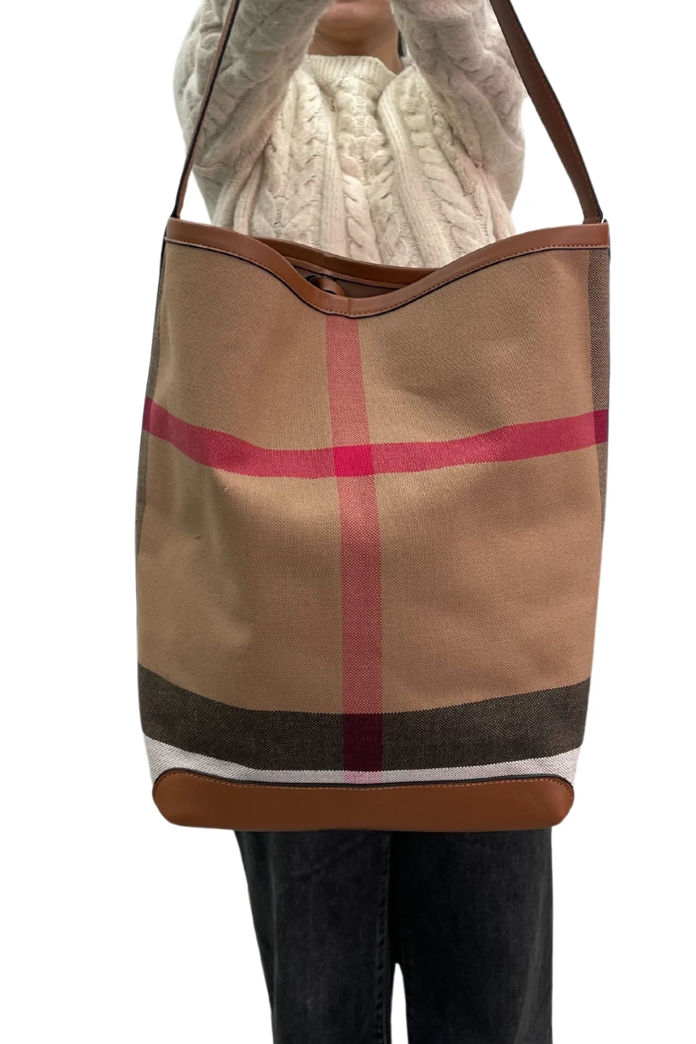 Wilderness Voyager Street Bag