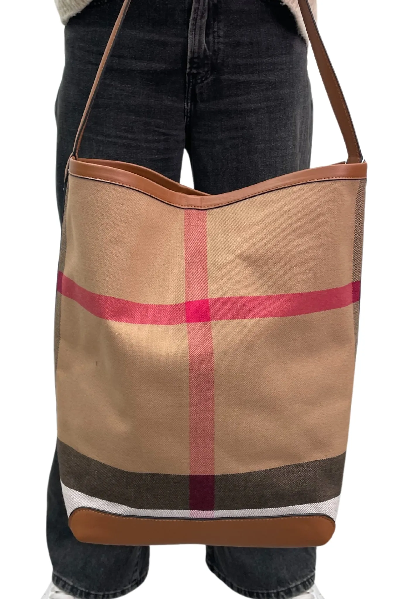 Wilderness Voyager Street Bag