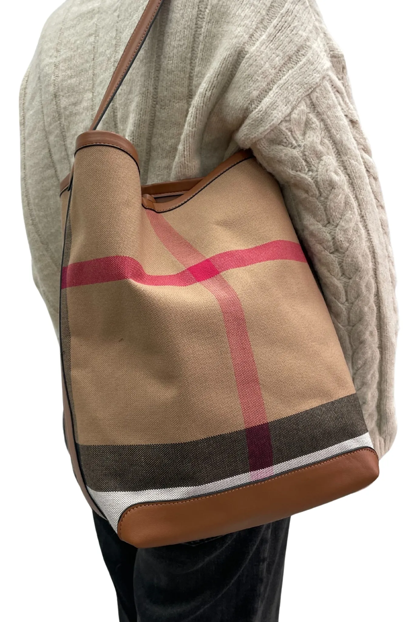 Wilderness Voyager Street Bag